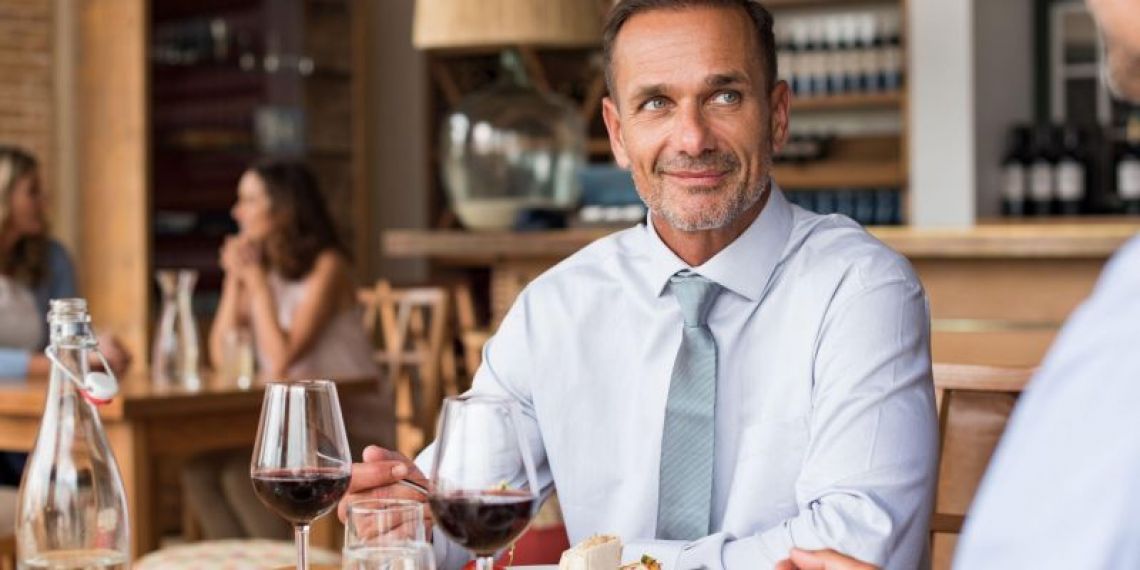 Exploitants individuels : la limite d'exonération des frais de repas pris hors domicile est revalorisée en 2023