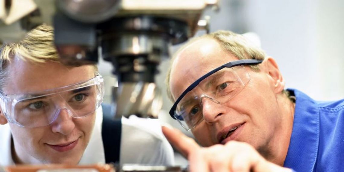 Aides à l’apprentissage en 2025 : le gouvernement revoit les soutiens financiers à la baisse