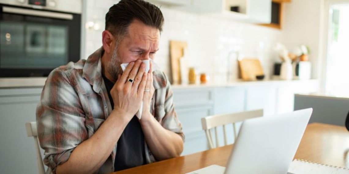 Vers un « télétravail prescrit » : nouvel outil politique pour freiner les arrêts maladie ?