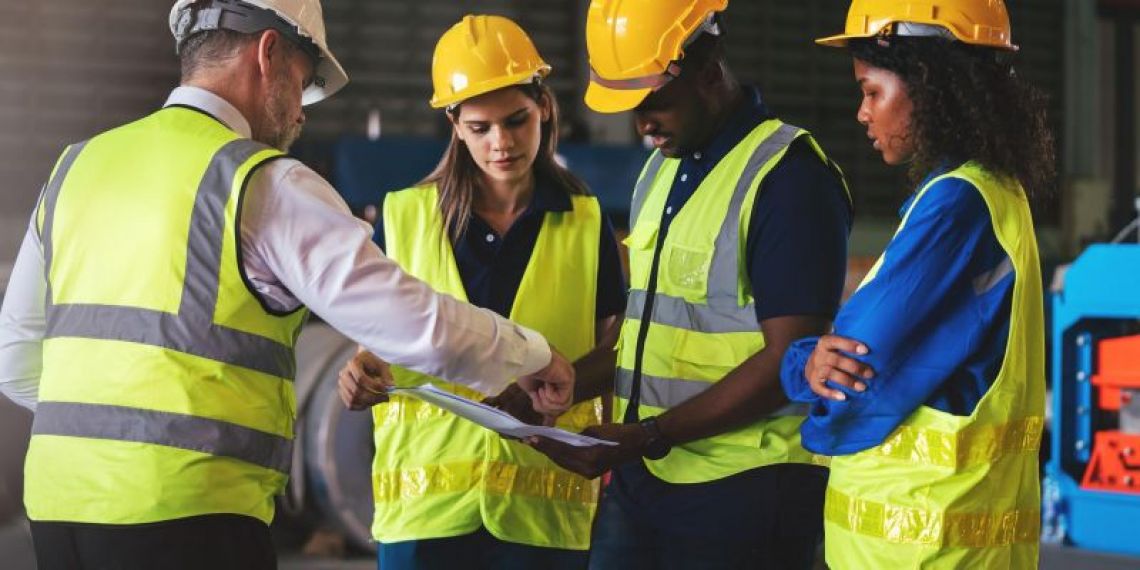 Approche genrée dans la prévention des risques professionnels : le guide de l’Anact pour accélérer une dynamique