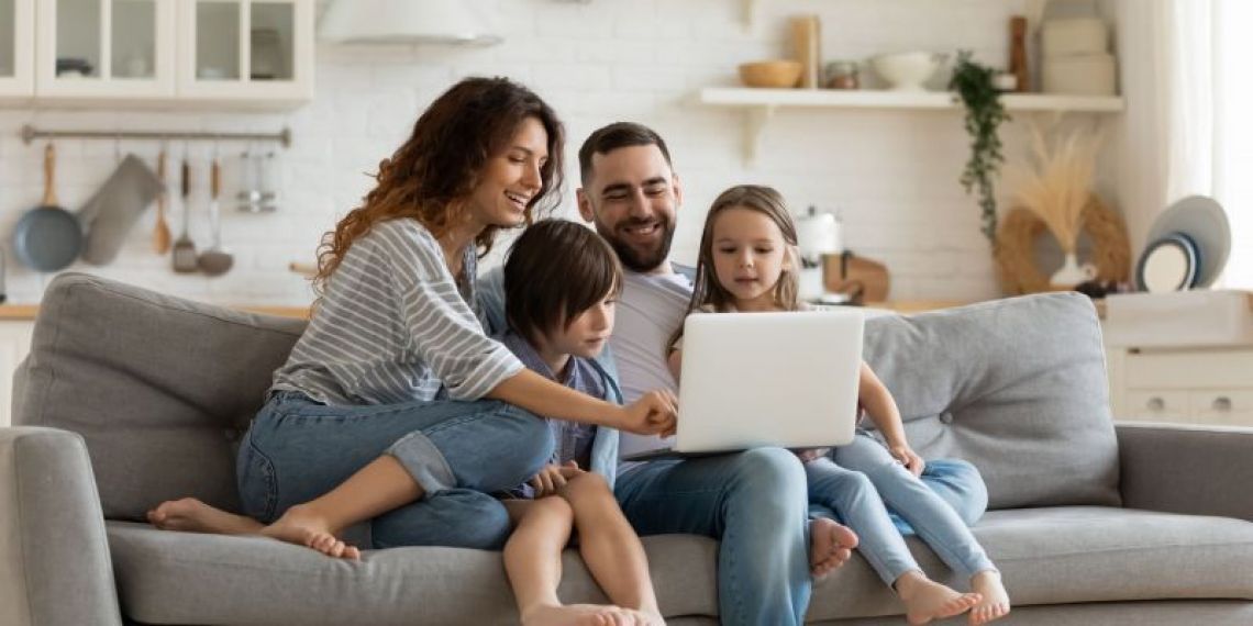 Les parents toucheront-t-ils bientôt 250 euros par mois et par enfant ?