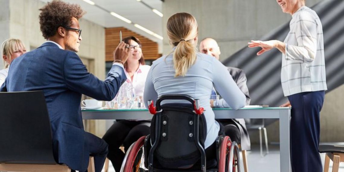 Contrat d’engagement et emploi accompagné : ce qui change en 2025 pour les demandeurs d’emploi en situation de handicap