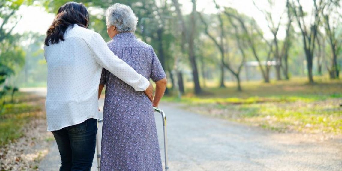 Vous êtes proche aidant ? Découvrez les 5 mesures qui vont améliorer votre quotidien