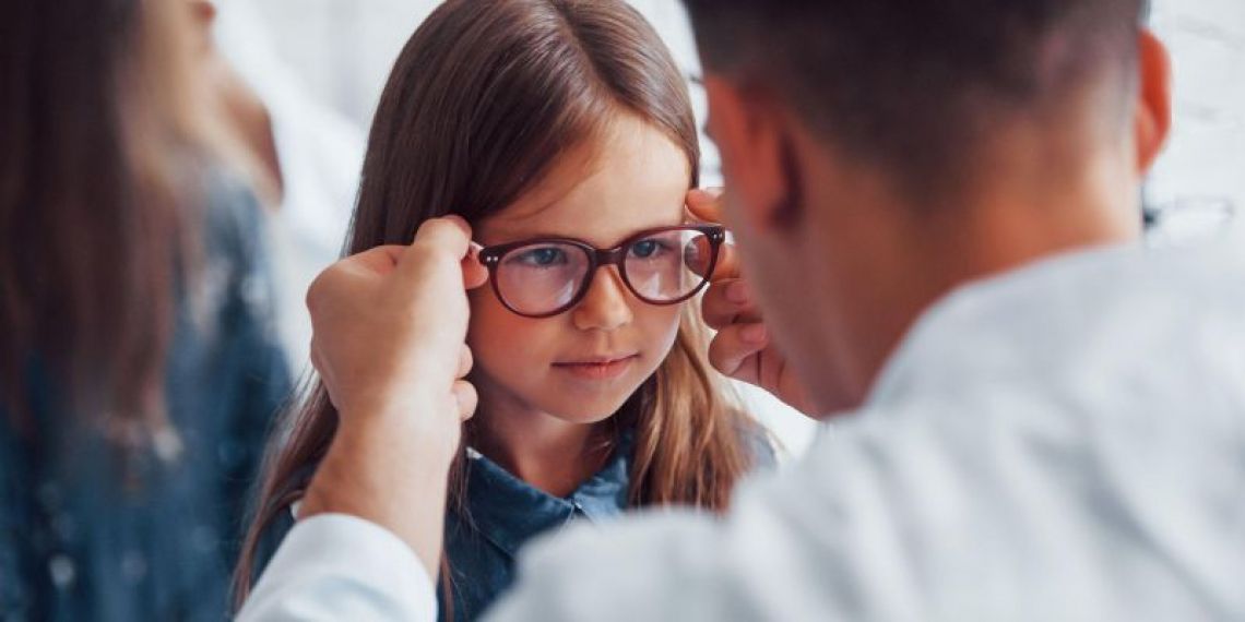 Myopie des enfants : la Sécurité sociale prendra partiellement en charge des verres freinant la progression