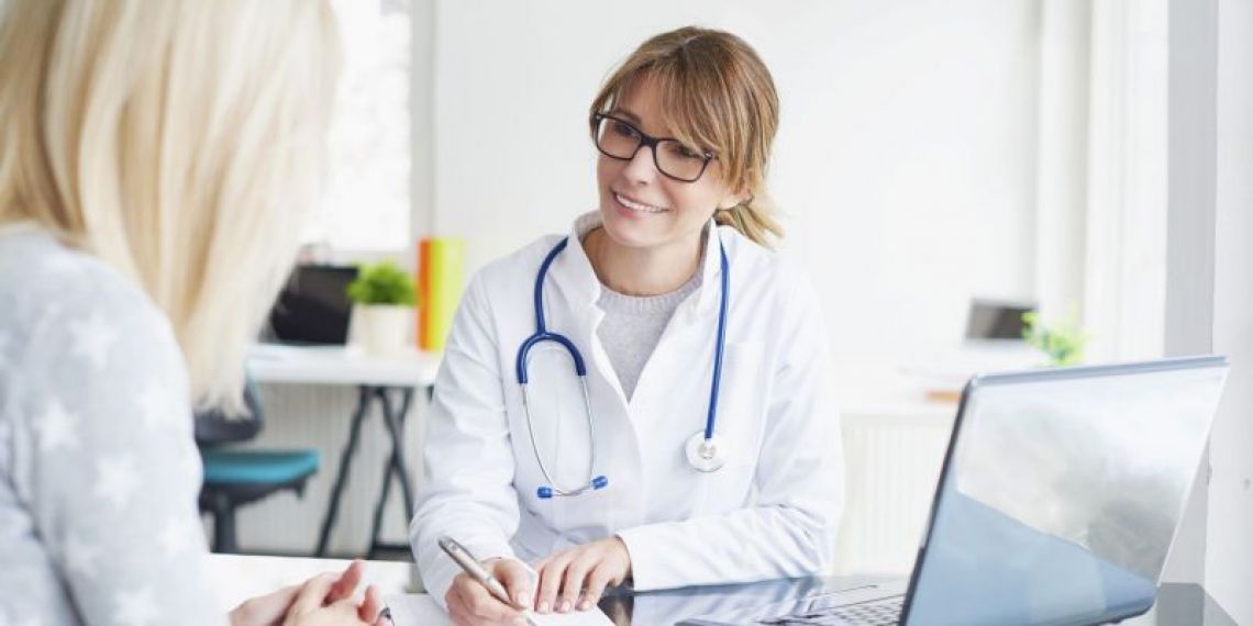 Soins trop chers ? Le gouvernement veut freiner les dépassements d’honoraires dès 2026