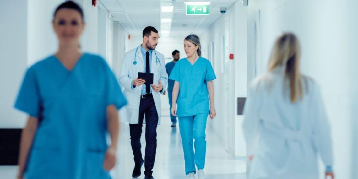 Hausse des forfaits hospitaliers : LFI propose un « contrôle populaire » des participations