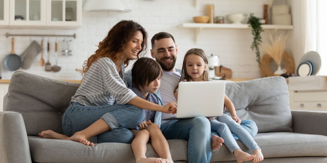 Les parents toucheront-t-ils bientôt 250 euros par mois et par enfant ?