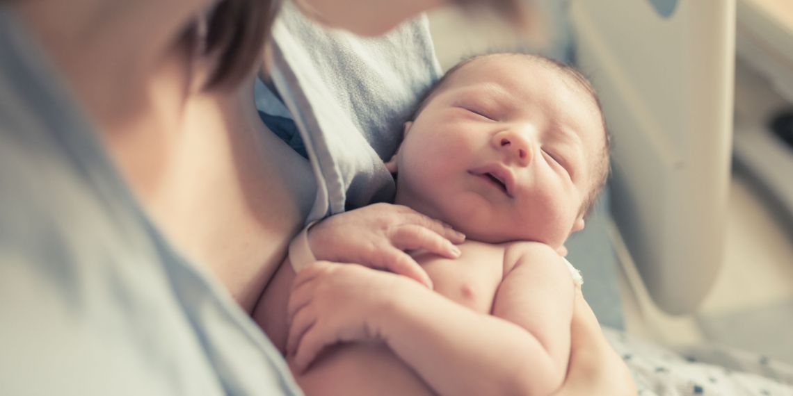 Baisse de la natalité : l’approche préventive du gouvernement est-elle adéquate face au recul des naissances ?