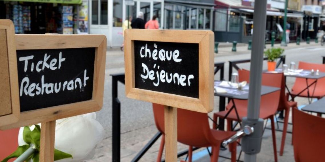 Le Sénat prolonge l’utilisation des titres-restaurant pour tout produit alimentaire jusqu’au 31 décembre 2026