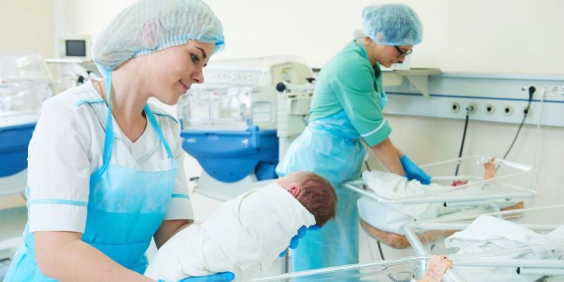 Le Gouvernement accorde une revalorisation mensuelle de 500 euros aux sages-femmes