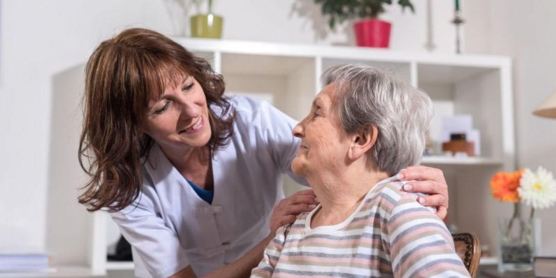 Dépendance : près d’un Français sur dix concerné en 2050, comment s’y préparer ?