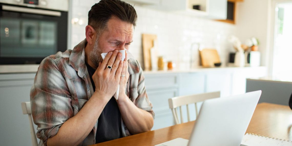 Vers un « télétravail prescrit » : nouvel outil politique pour freiner les arrêts maladie ?
