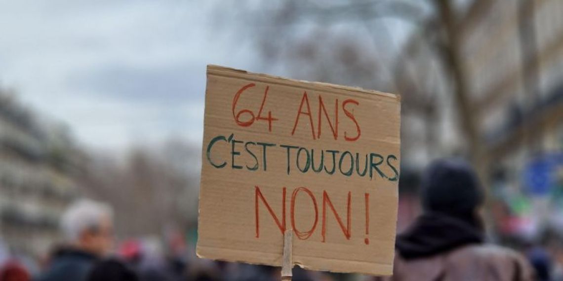 Crise politique : vers une possible suspension de la réforme des retraites ?