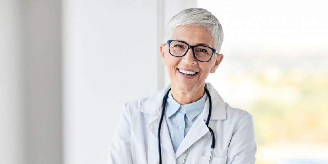 Cumul emploi-retraite intégral des médecins : le plafond de revenus pour l'exonération des cotisations vieillesse est fixé à 70 000 €