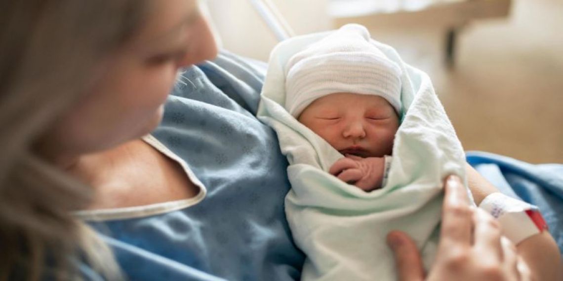 Indépendants : ce que change le nouveau congé de naissance en 2026